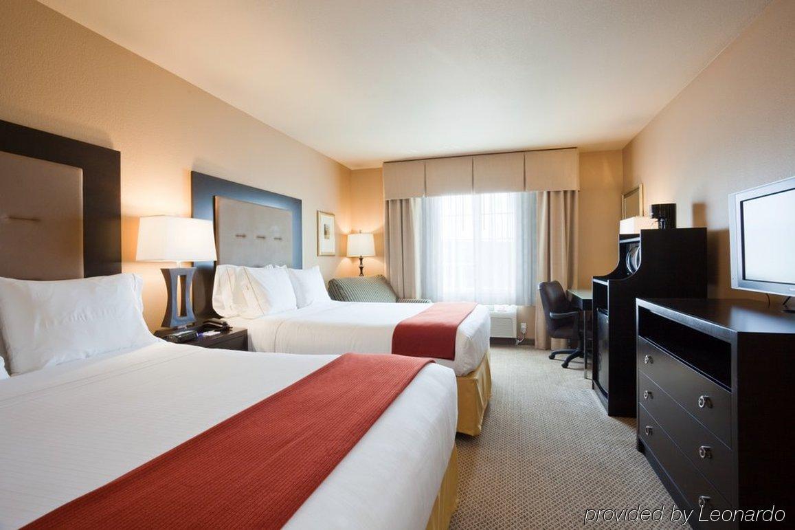 Holiday Inn Express Hotel And Suites Pearsall By Ihg Екстер'єр фото